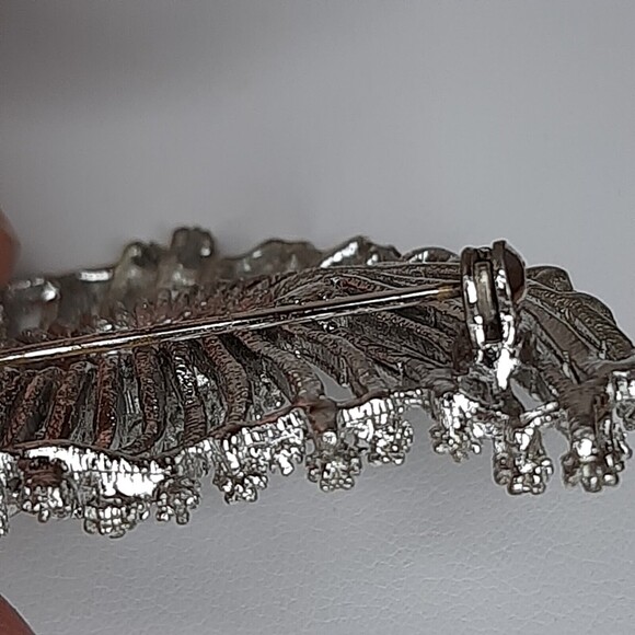 Vtg LISNER silver-tone floral starburst swirl brooch pin signed no rhinestones - Picture 4 of 12